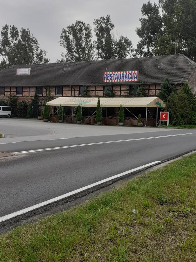 Auto Port Przytoczna Acomodação com café da manhã Nowa Niedrzwica Exterior foto